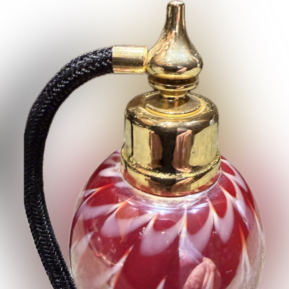 Cranberry Cased Art Glass Feather Swirl Perfume Bottle With Atomizer - Picture 4 of 8